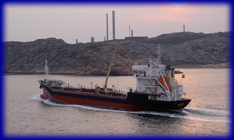 Älvtank arriving to Brofjorden early morning