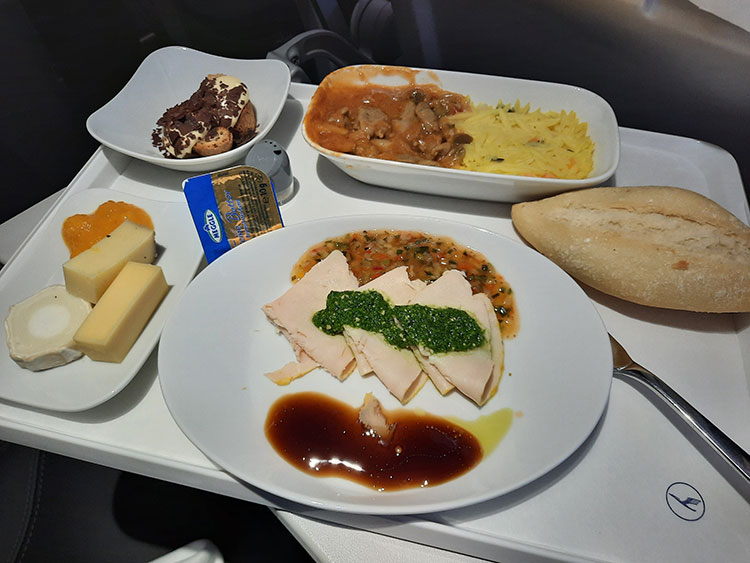 Aladdin's adventure on board Lufthansa flight LH 1293