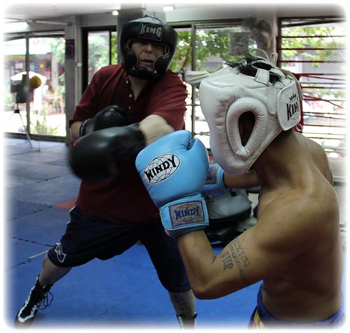 Aladdin's adventure at Chakrit Muay Thai School in FUNKY TOWN/ Bangkok