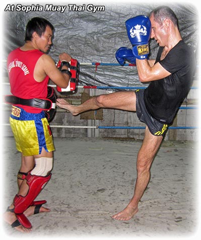 Aladdin's adventure at Sophia Muay Thai Gym in Bangkok/ FUNKY TOWN