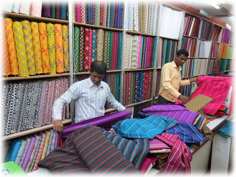 Aladdin's adventure at Pondy Bazaar in Chennai/ Madras