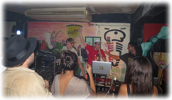 Aladdin's adventure at the Overstay in Bangkok/ FUNKY TOWN