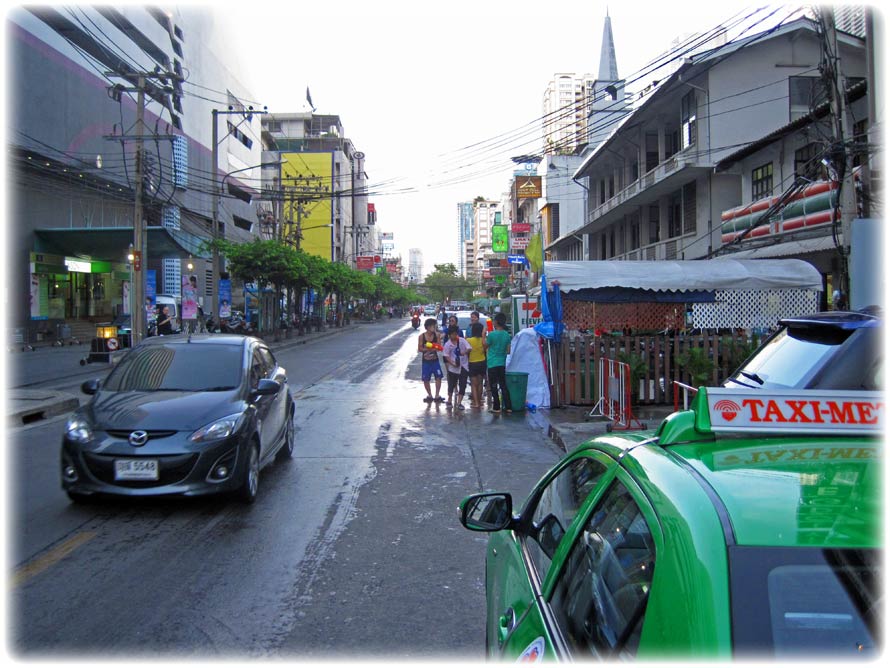 Aladdin's adventure during Songkran in Bangkok/ FUNKY TOWN