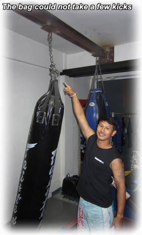 Aladdin's adventure at Bangkok Fight Club in Bangkok / FUNKY TOWN
