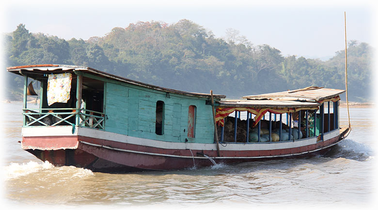 Aladdin's adventure with the Luang Say Mekong Cruises - December 2014 - VISA run to Laos