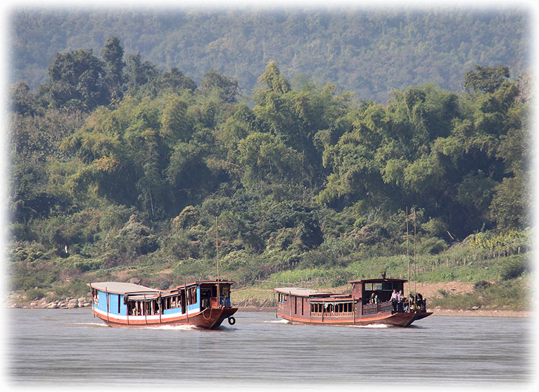 Aladdin's adventure with the Luang Say Mekong Cruises - December 2014 - VISA run to Laos