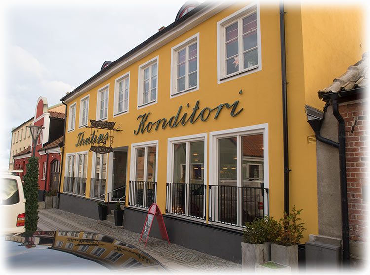 Semla - Fastlagsbulle at Thulins Konditori in Simrishamn