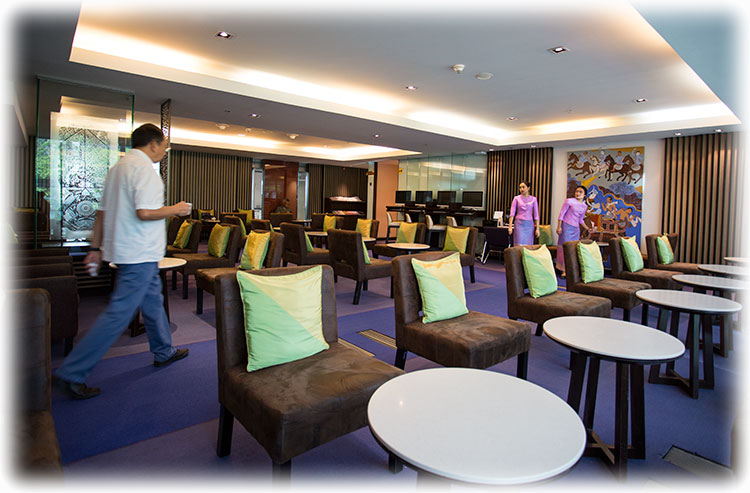 Flying to Chiang Mai with Thai Airways flight TG 110 - Suvarnabhumi International Airport