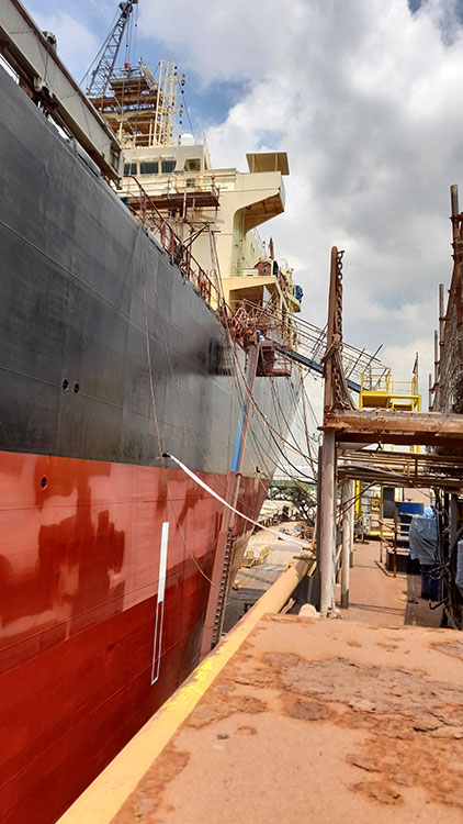 Aladdin's adventure with M/T Roy Mærsk in PaxOcean dry dock in Singapore during the Covid-19 pandemic