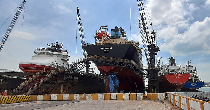 Aladdin's adventure with M/T Roy Mærsk in PaxOcean dry dock in Singapore during the Covid-19 pandemic