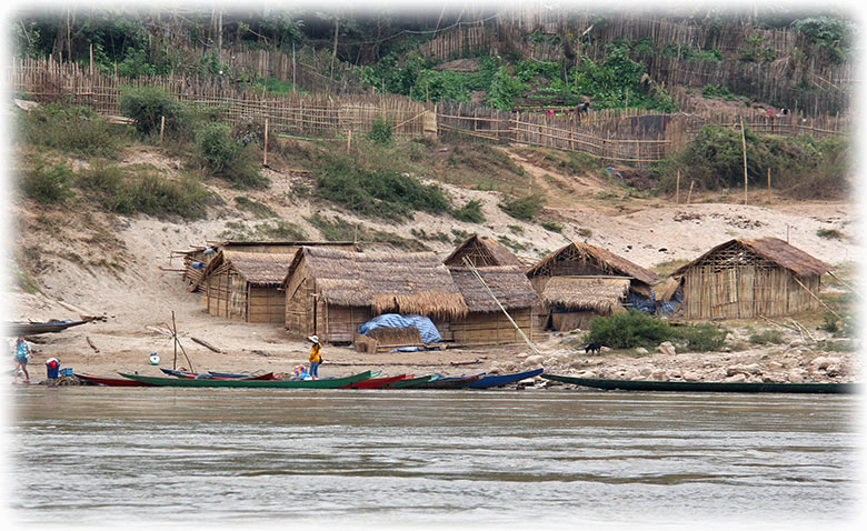 Aladdin's adventure with the Luang Say Mekong Cruises - December 2014 - VISA run to Laos