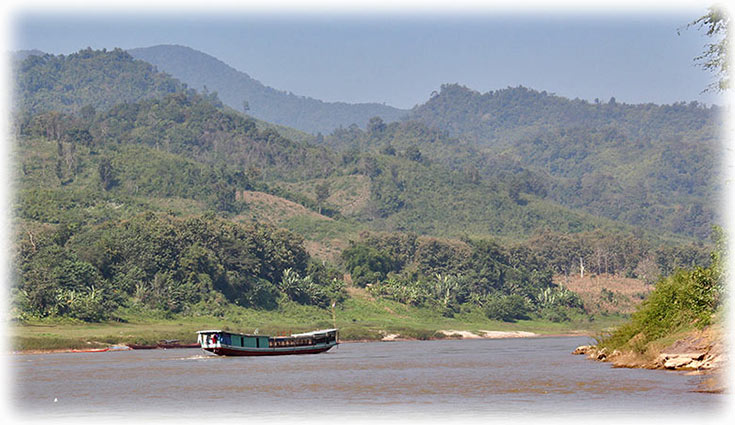 Aladdin's adventure with the Luang Say Mekong Cruises - December 2014 - VISA run to Laos