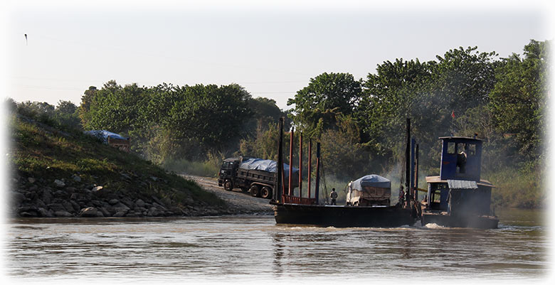 Aladdin's adventure with the Luang Say Mekong Cruises - December 2014 - VISA run to Laos